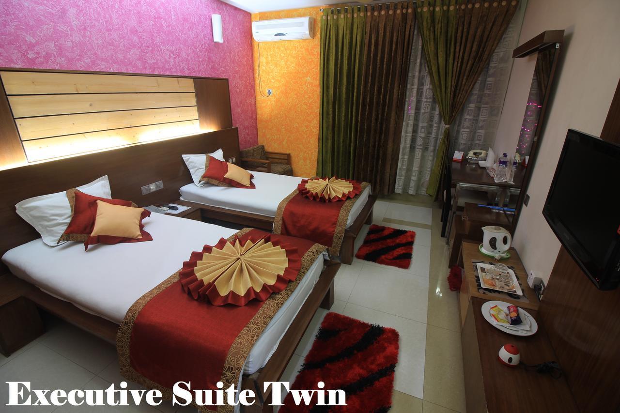 Tiger Garden Int Hotel Khulna Exteriör bild