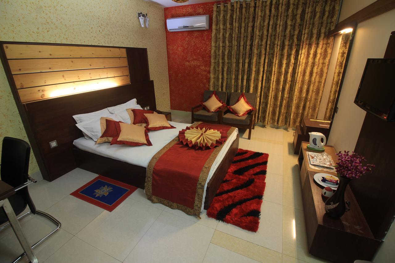 Tiger Garden Int Hotel Khulna Exteriör bild